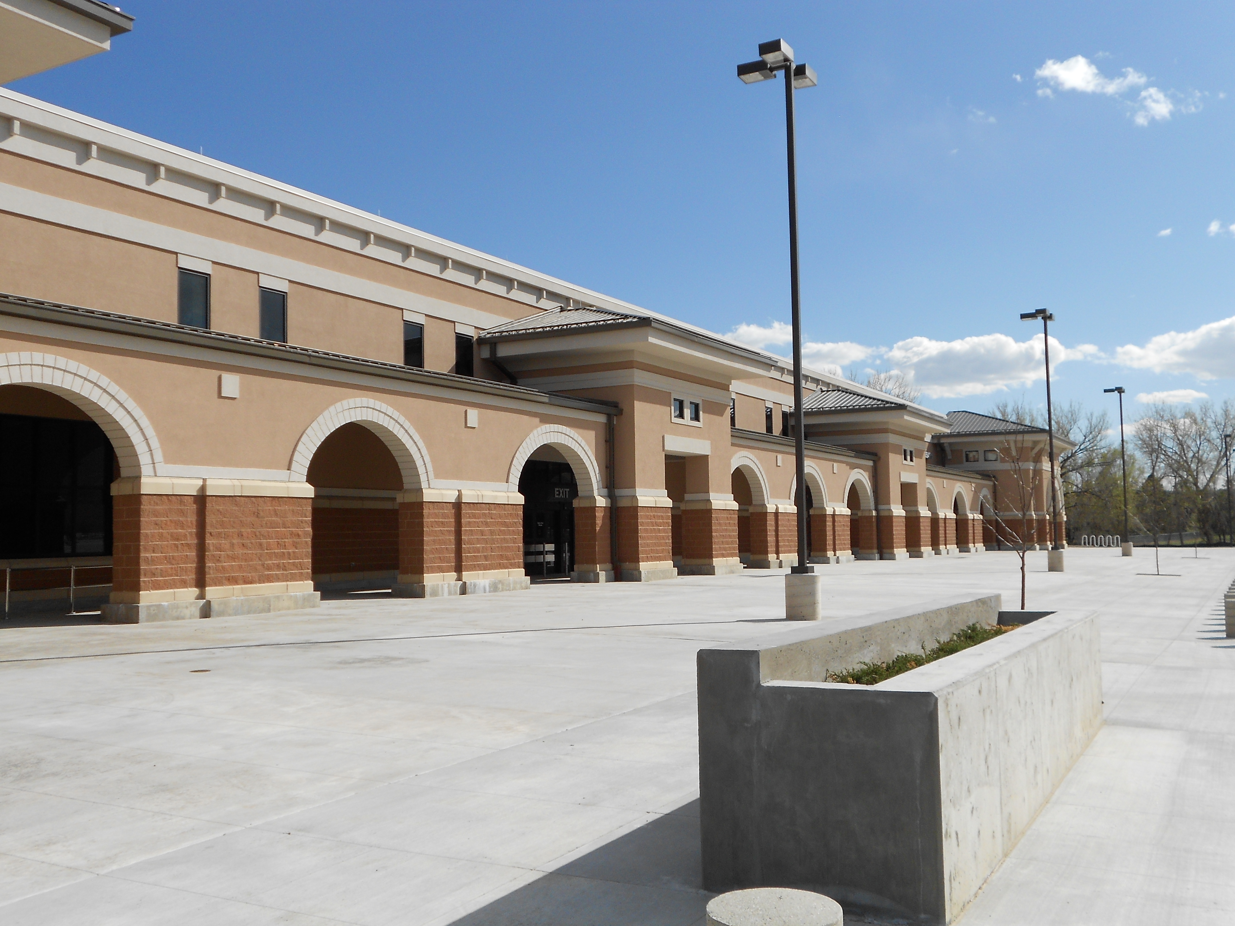 fort-carson-commissary-exterior