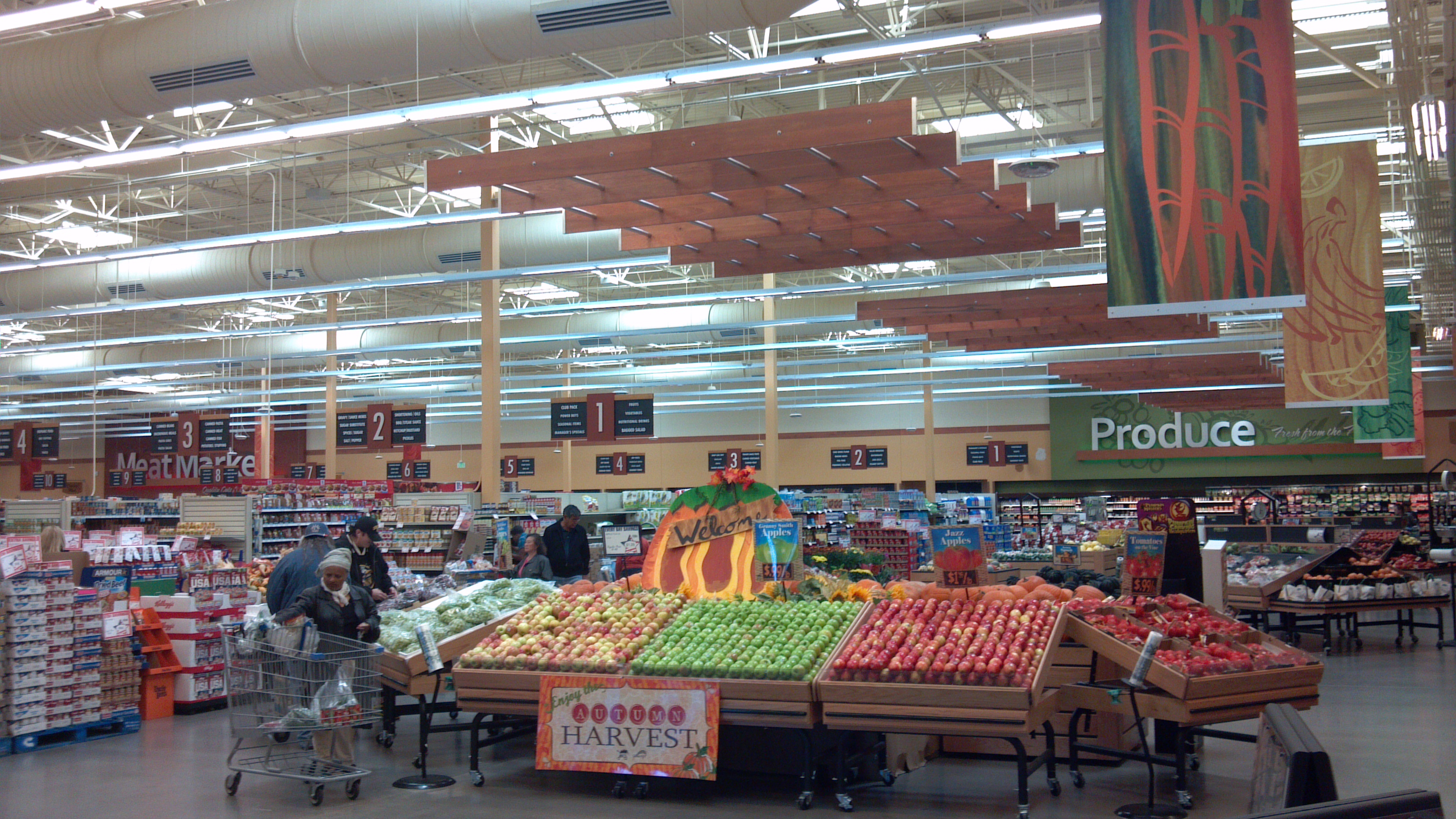 fort-carson-commissary-interior-2