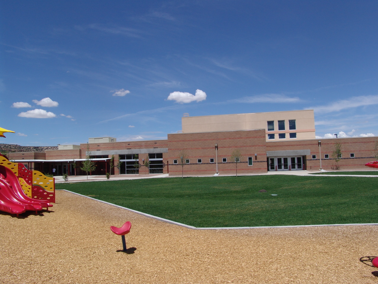 jeehdeez’a-academy-school-replacement-exterior-2